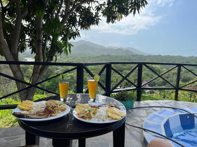 Vistayrona Bed & Breakfast *